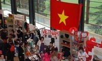 Vietnam attends int’l bazaar in Geneva