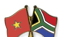 Vietnamese, South African communist parties strengthen ties