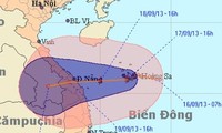 Vietnam’s central coast combats tropical storm