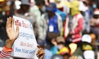Cambodia removes demonstration ban