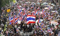 Thailand: Protesters encircle Puea Thai’s headquarter
