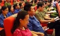 Educating Youth Union staff about Vietnam’s sea and islands 