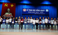 Pacific Links Foundation presents scholarships to poor school girls in Mekong provinces