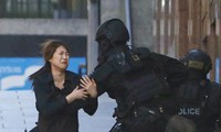 Hostage crisis in Australia ends