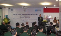 English course for Vietnamese army officers opens