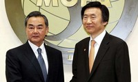 South Korea, China agree to implement UN sanctions against North Korea