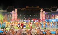 Colorful art performances kick off Hue Festival 2016