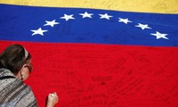 Venezuela accuses opposition of fake signatures to call for referendum 