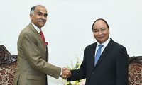 Prime Minister Nguyen Xuan Phuc receives new Indian Ambassador