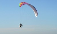 Paragliders race on Son Tra Peninsula