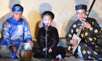 Folk music festival entices Hanoi audiences