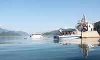 Tourist attractions along Đà river