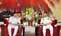 Vietnamese naval delegation visits China