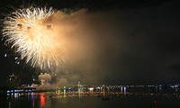 Eröffnungsfeier des internationalen Feuerwerkwettbewerbs in Da Nang