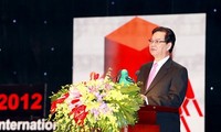 Premierminister zu Gast beim Welttag der Gewerkschaft in Hanoi