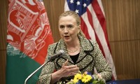 US-Medien berichten über den Vietnambesuch der Außenministerin Hillary Clinton