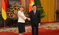 Staatspräsident Truong Tan Sang empfängt neue ausländische Botschafter 
