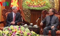 Parlaments- und Regierungschefs Vietnams empfangen den Vize-Präsident der russischen Duma