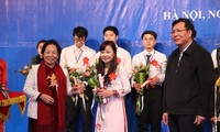 Mehr als 200 Beiträge gewinnen den Preis “Junge talentierte Wissenschaftler Vietnams” 2013