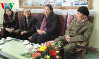 Vize-Parlamentspräsidentin Tong Thi Phong arbeitet in Yen Bai