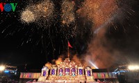 Bunter Ngo Mon-Platz bei der Eröffnungsfeier des Hue-Festivals 2014