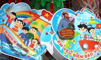 Mondfest zum Thema “vietnamesische Kinder richten nach Insel und Meer”