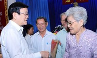 Staatspräsident Truong Tan Sang trifft Wähler des Stadtviertels Nr. 4 in Ho Chi Minh Stadt