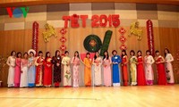 Vietnamesische Gemeinschaft in Südkorea und Frankreich treffen sich zum Frühling des neuen Jahres