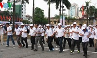 Start des Laufwettbewerbs der Zeitung „Ha Noi Moi“