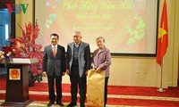 Feier in den vietnamesischen Botschaften im Ausland zur Begrüßung des Neujahrsfests Tet