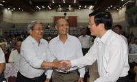 Staatspräsident Truong Tan Sang trifft Wähler der Stadtviertel Nr. 1 und Nr. 3 in Ho Chi Minh Stadt