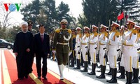 Staatspräsident Truong Tan Sang beginnt die Reise nach Iran