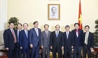 Premierminister Nguyen Xuan Phuc hofft auf stärkere Auslandsinvestitionen