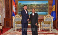 Spitzenpolitiker Kambodschas empfangen den Sekretär der Parteileitung von Ho Chi Minh Stadt