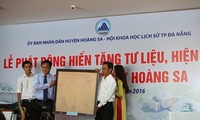 Da Nang: Gegenstände und Dokumente über Inselgruppe Hoang Sa spenden