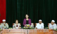 Leiterin der Kommission für Volksaufklärung der Partei trifft Vertreter der islamischen Gemeinschaft