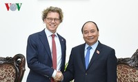 Premierminister Nguyen Xuan Phuc empfängt den schwedischen Botschafter in Vietnam