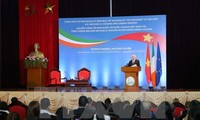 Irischer Präsident führt Gespräch mit Studenten der Nationaluniversität Hanoi