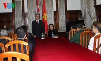 Parlamentspräsidentin Nguyen Thi Kim Ngan besucht vietnamesische Botschaft in Kuba