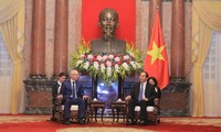 Staatspräsident Tran Dai Quang trifft den Premierminister der Republik Baschkortostan