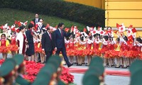 Der Vietnambesuch des Japans Premierministers Shinzo Abe und seiner Gattin geht zu Ende
