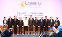 Premierminister Nguyen Xuan Phuc beendet die Teilnahme an dem 30. ASEAN-Gipfel  