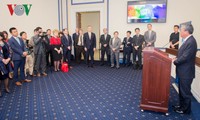  Präsentation der Abgeordnetengruppe im US-Repräsentantenhaus, die die APEC unterstützt
