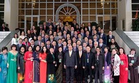 Hochrangige Politiker treffen mit Auslandsvietnamesen zum Neujahrsfest