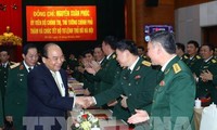 Premierminister Nguyen Xuan Phuc überprüft die Kampfbereitschaft des Kommandostabs der Stadt Hanoi