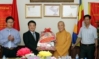 Generalsekretär der Vaterländischen Front Vietnams sendet Grüsse an Buddhisten