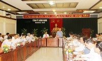 Leiter des Sekretariats tagt mit Leitern der Provinz Binh Dinh