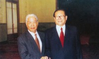 Treffen zwischen dem ehemaligen KPV-Generalsekretär Do Muoi und Spitzenpolitikern weltweit