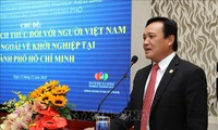 Konferenz zwischen Leitern der Behörden von Ho Chi Minh Stadt mit im Ausland lebenden vietnamesischen Unternehmen