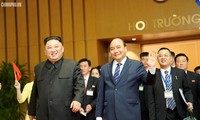 PremierministerNguyen Xuan Phuc trifft Nordkoreas Staatschef Kim Jong-un